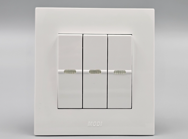 İşıq açarı (üç düyməli) Modi 10-005, Wh
