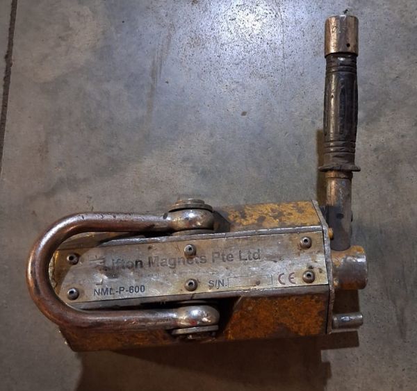 Maqnit qaldırıcı 2000 kg