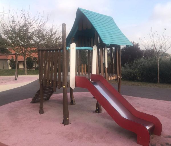 Taxta ev uşaq meydançası üçün ŞS 023