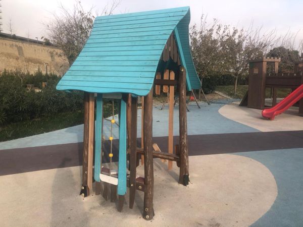 Taxta ev uşaq meydançası üçün ŞS 024