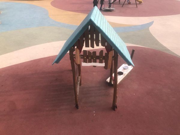 Taxta ev uşaq meydançası üçün ŞS 024